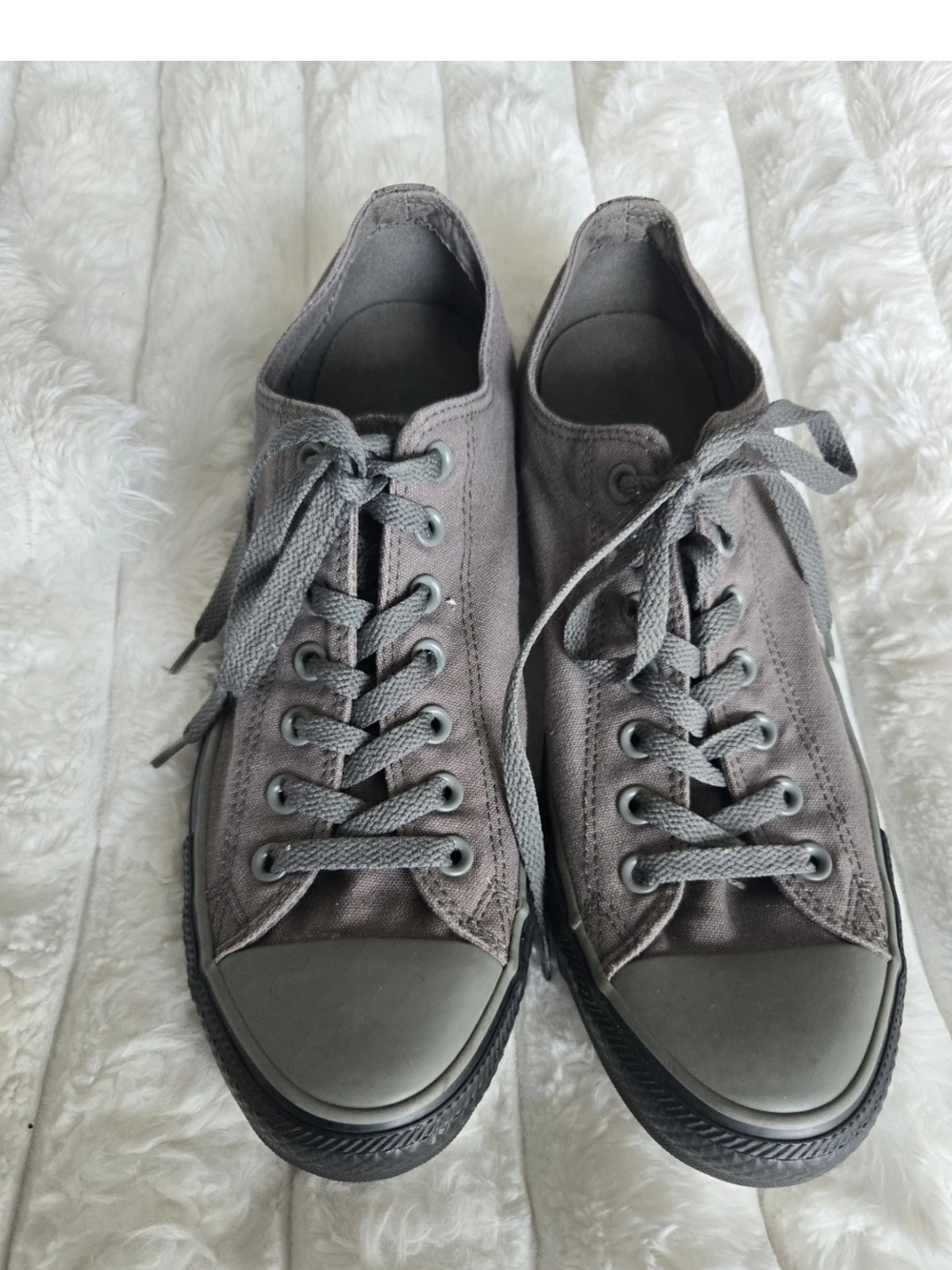 Men's Low-Top Canvas Sneakers in Gray